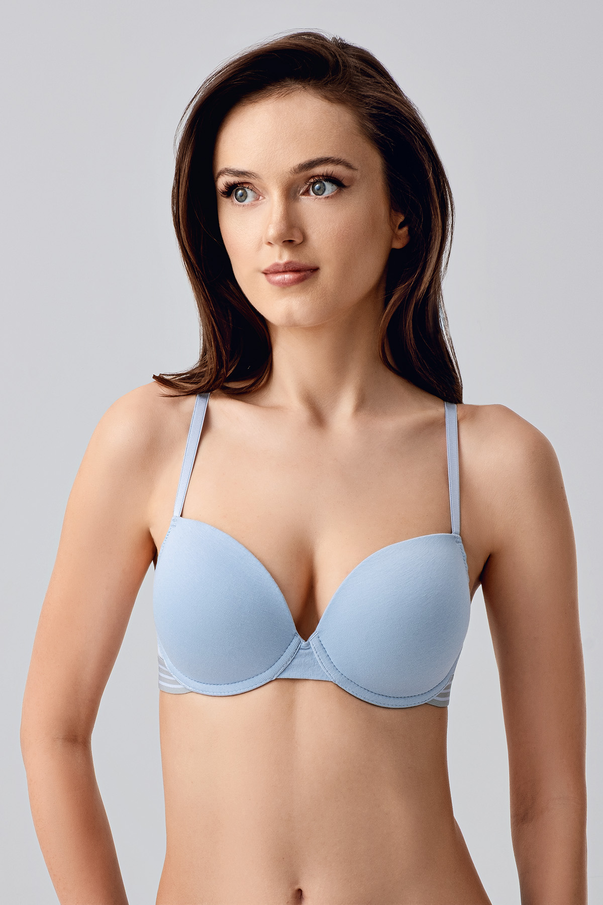 8133 - Desteksiz First Bra Sütyen