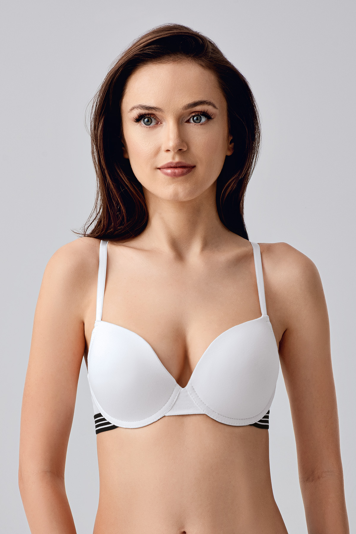 8133 - Desteksiz First Bra Sütyen - D